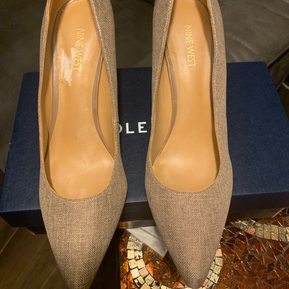 Brand new Nine West tan tweed heels